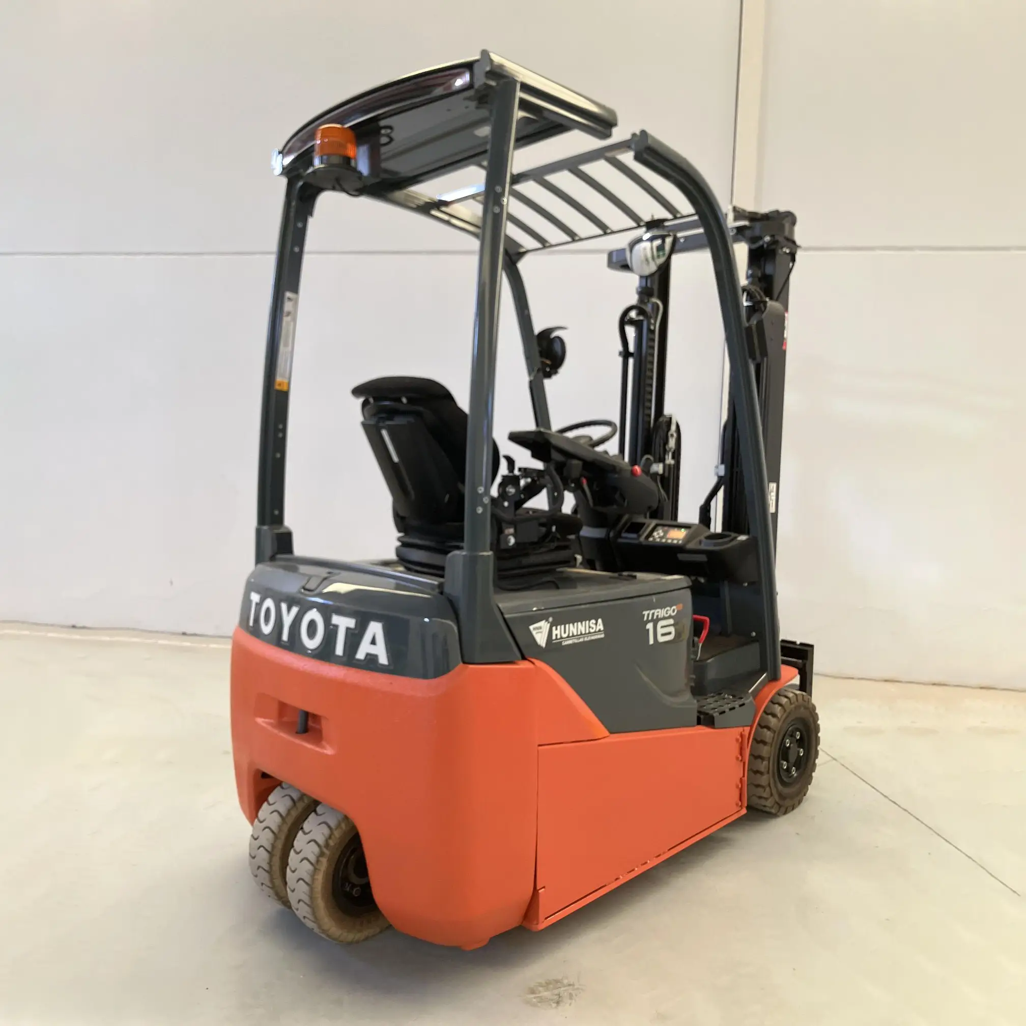 Foto de carretilla electrica de segunda mano Toyota